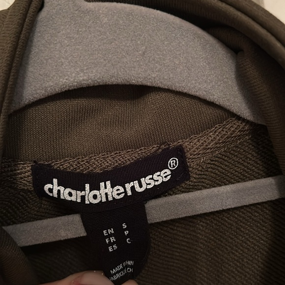 Cropped long sleeve zip up jacket. - Picture 5 of 5